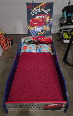 Toddler bed - CARS