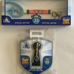Toy Story 25 Year Anniversary Key And Pin Set LE In Hand