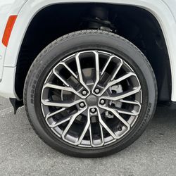 Jeep Grand Cherokee 21” OEM Wheels