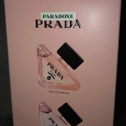 Brand NEW! 🎆    PRADA-Eau De Parfum (((PENDING PICK UP TODAY)))