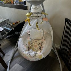 Fisher Price Infant Swing With Overhead Mobile