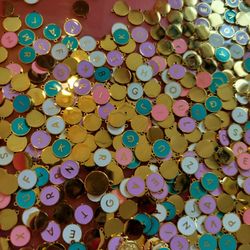 Dijes En Oro Laminado Con Inicial, Ideal Para Hacer Nombres c/u