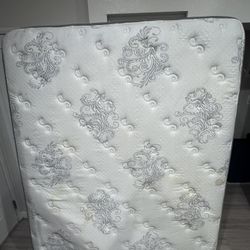 Serta Perfect Sleeper Queen Mattress