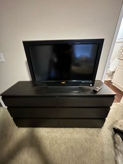 TV & Dresser