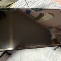 RCA ROKU TV 32” LED HDTV