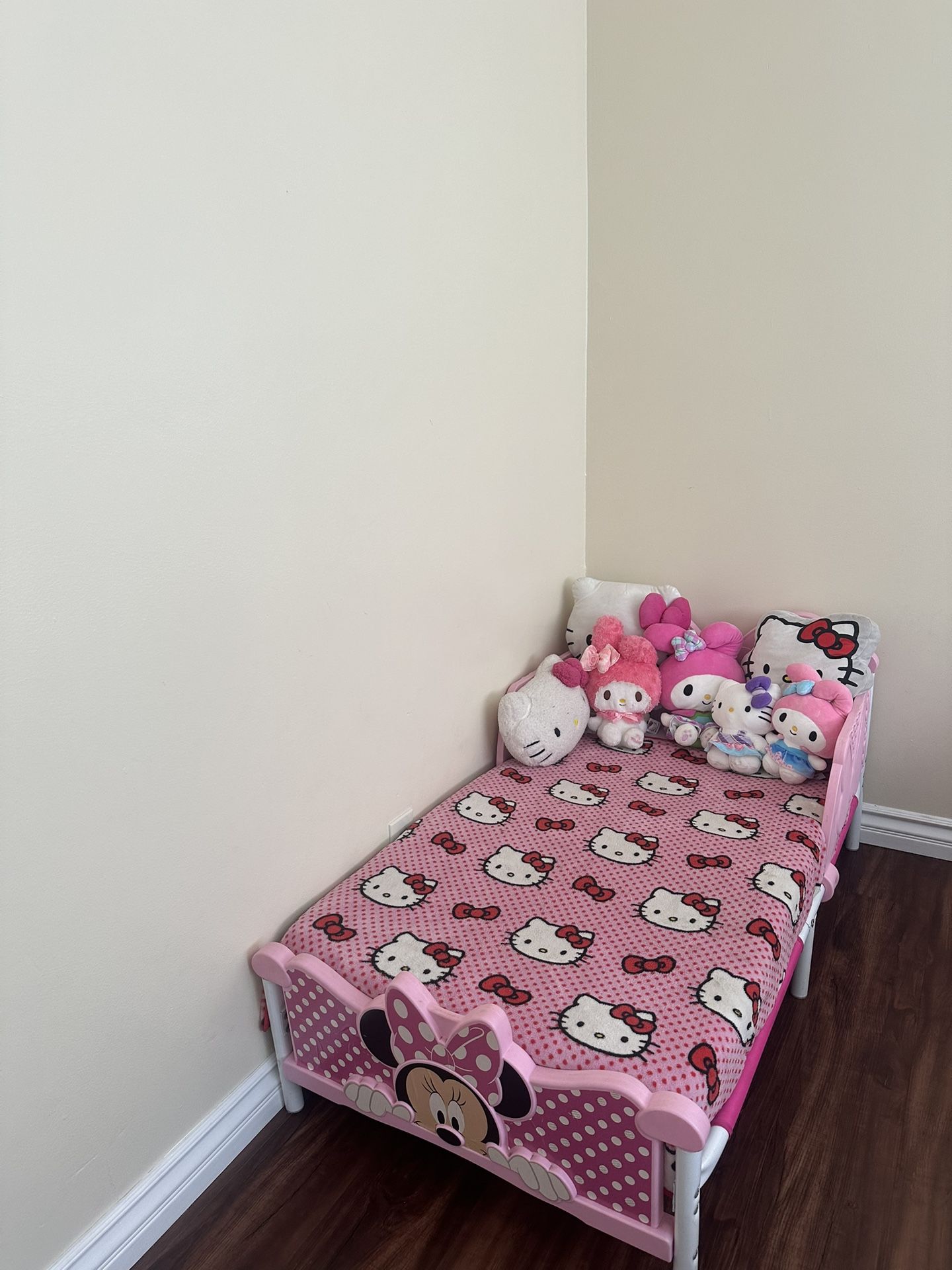 toddler mini mouse bed