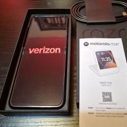 Motorola Razr Ultra.