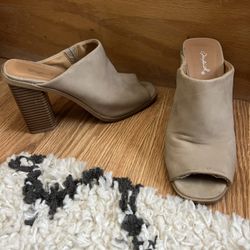 Women’s Wedges  Tan  Size 7 