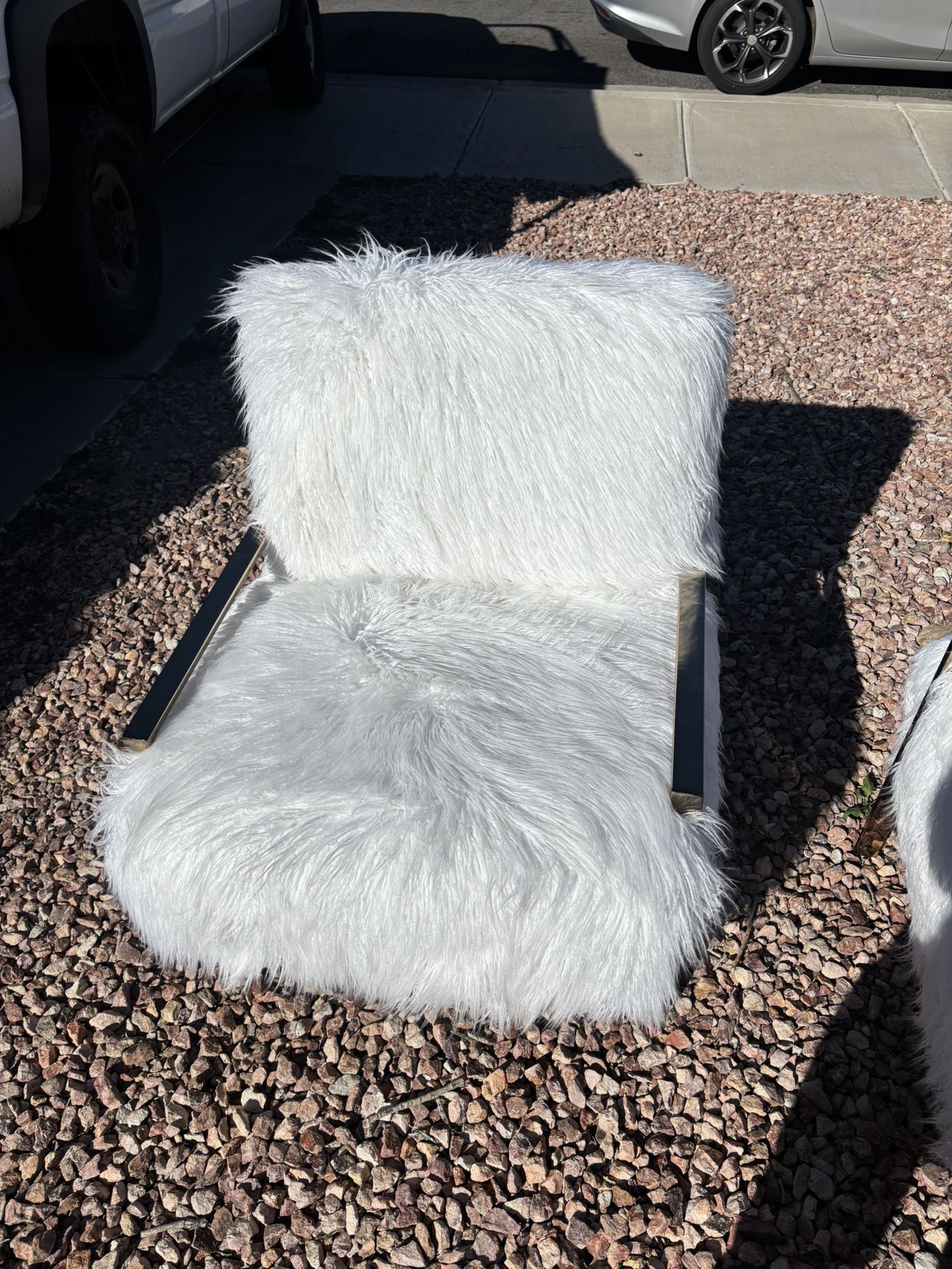 Amy Metal Accent Chair – Champagne Base, White Llama Fur Upholstery, Luxury Modern Style