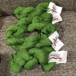 4  Skeins Cascad  220 Superwash Yarn