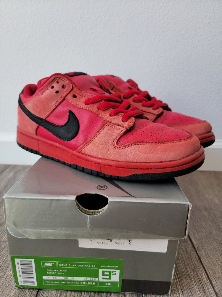 2003 Nike SB Dunk Low True Red "Pure Blood" 
Size 9.5 $470 