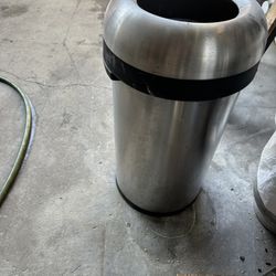 Simple Human Trash Can 