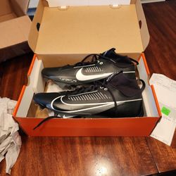 Nike Vapor Edge Pro 360 2 Football Cleats, Size 12