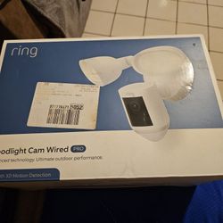 Se Vende Camara Ring Floodlight Cam Wired Pro . Esta Nueva Wn Su Caja Sin Usar  150 O Mejor Oferta