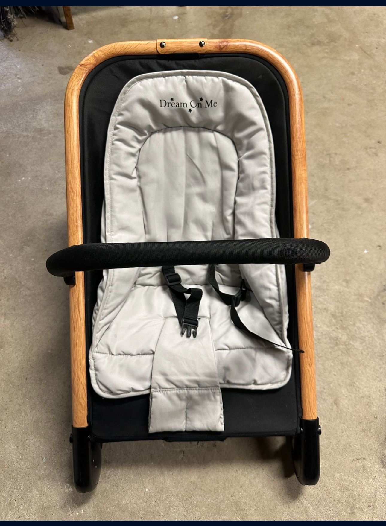 Dream On Me Rock With Me 2-In-1 Rocker And Stationary Seat, Compact Portable Infant Rocker with Removable Toy Bar Rocking Chair