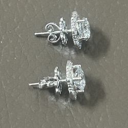 Stunning IGI certified lab grown diamonds earrings