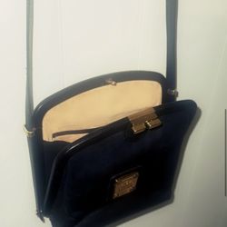 HCL leather handcrafted small crossbody. This bag is beautiful, classic. ised  