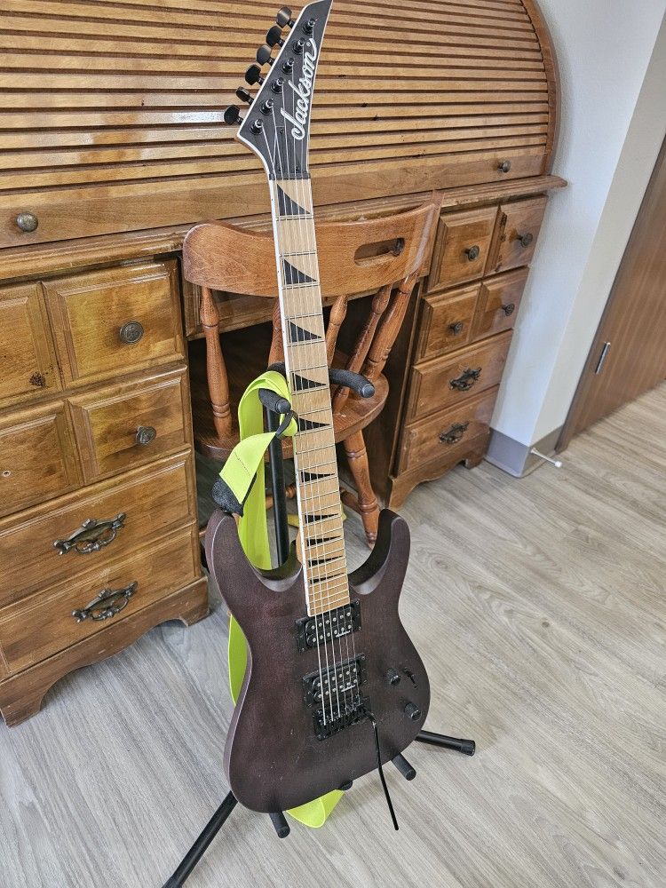 JS Series Dinky® Arch Top JS24 DKAM