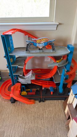 Hot wheels ultimate garage