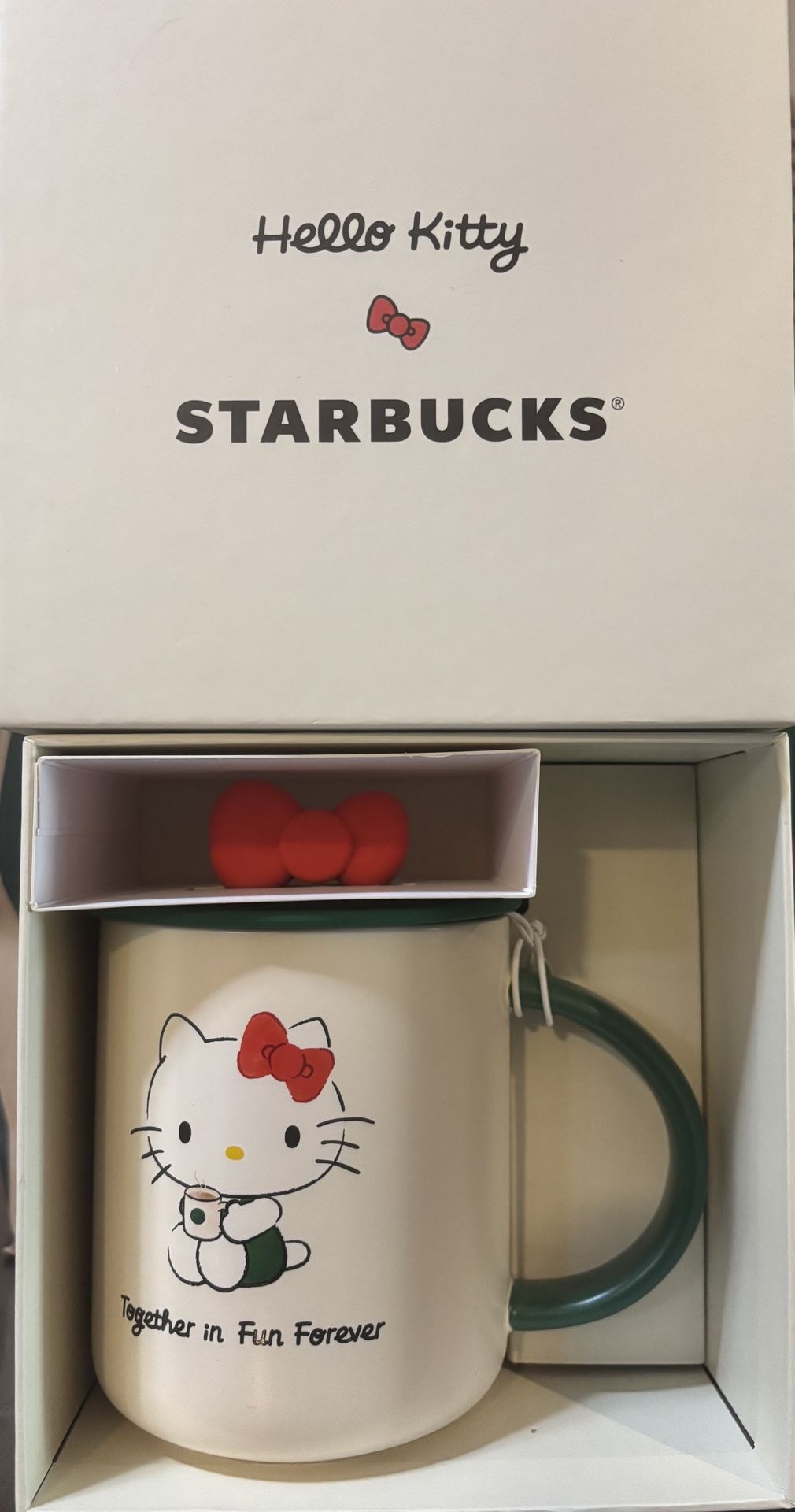Hello Kitty x Starbucks