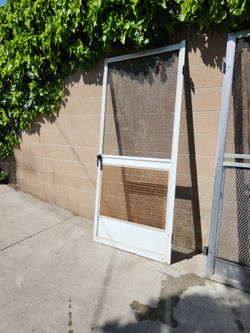 Puerta Mosquitera