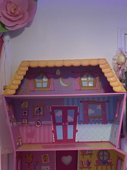 Lalaloopsy doll house