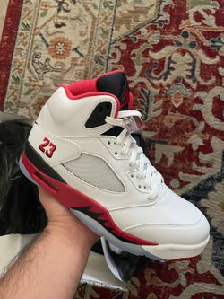 Jordan 5 Fire Red (9.5US)