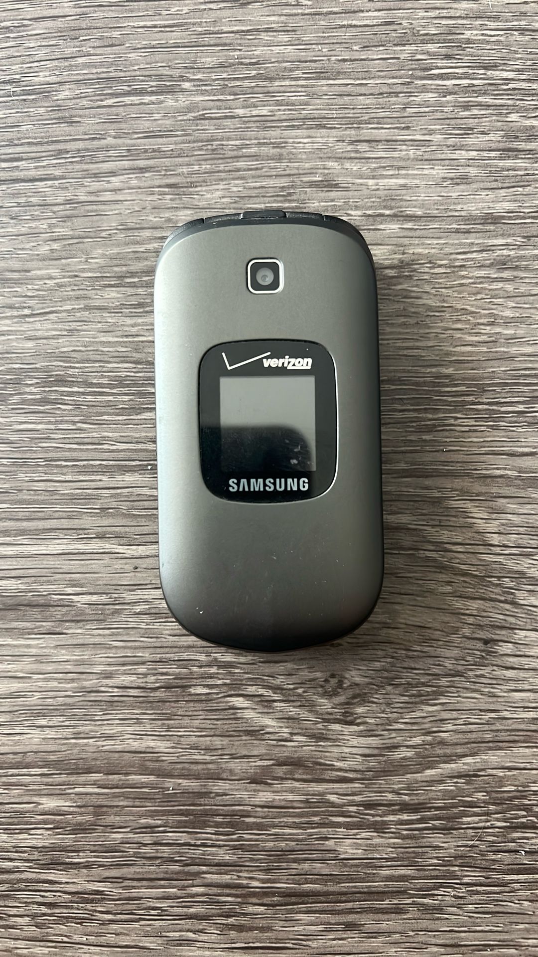 Samsung Verizon Flip Phone – Rugged & Classic