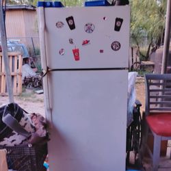 Refrigerator 