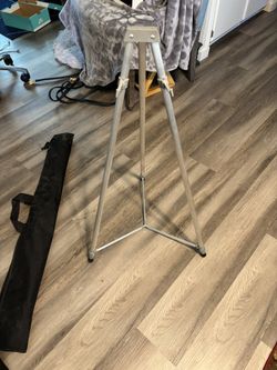  Lightweight Telescoping Aluminum Easel