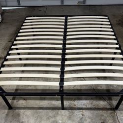 Queen Metal Bed Frame With Wooden Slats 