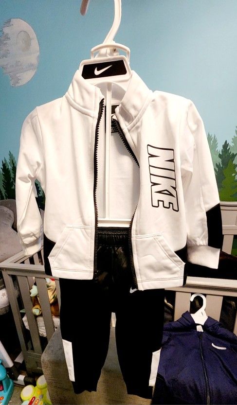 2 NIKE Jumpsuit And Track Suit NEW!