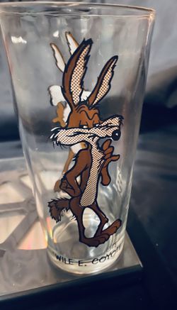 Vintage 1973 Brockway 16oz Pepsi Looney Tunes Wile E Coyote Glass Black Writing