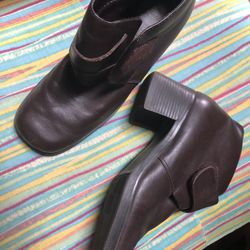 White Mountain Ankle Boots 