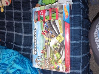 Mario kart track (read description)(NO KARTS)