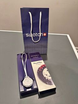 Swatch × Audemars Piguet AP Bioceramic Royal Pop Huit Blanc