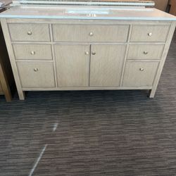 60” Bathroom Vanity In Whit Oak Color 