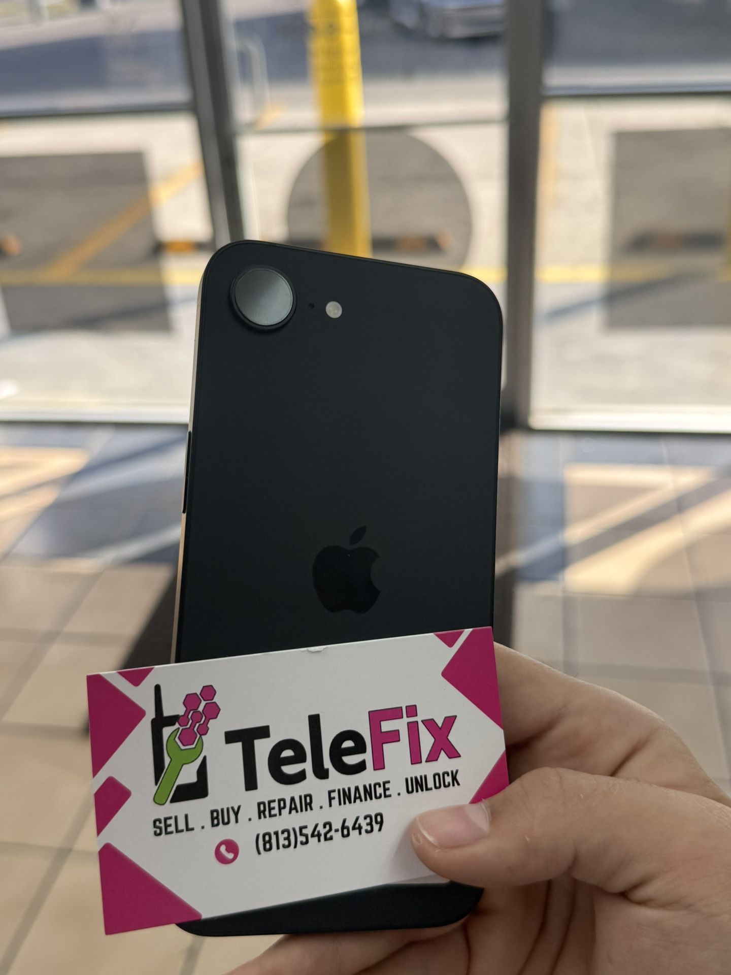 IPHONE 16E ( Fully Unlocked )