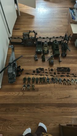 HUGE LOT Of Army Toys And Vehicles!!