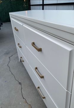 Modern six drawer dresser