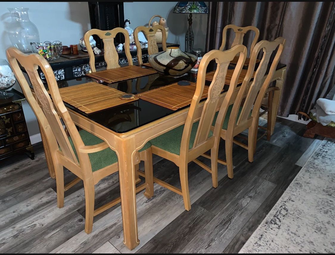 Solid Wood Carved Custom Family Kitchen Table Set Dining Room Table & Chairs Set