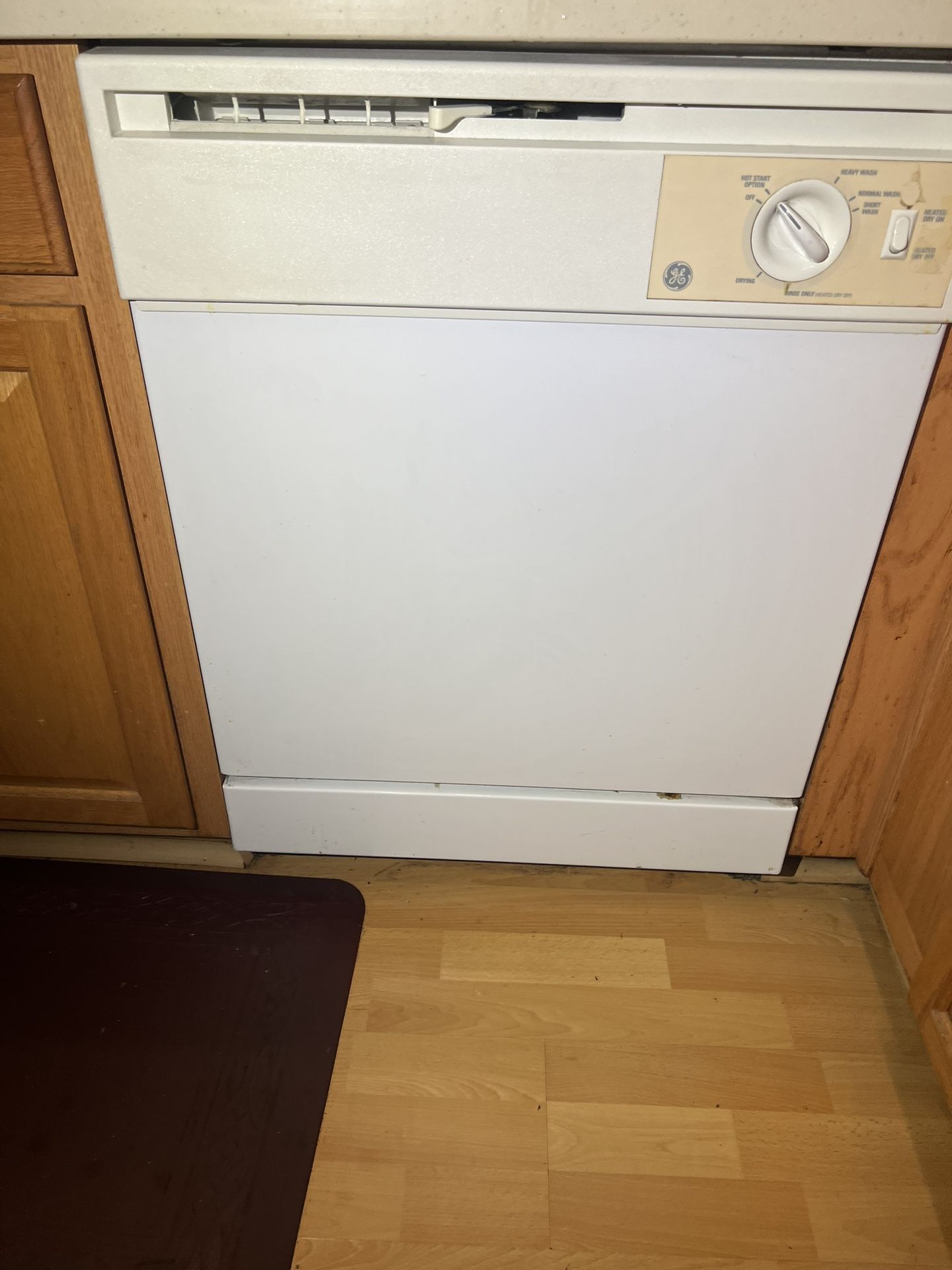 GE Built-In Dishwasher – Clean, Working, and Ready to Go!