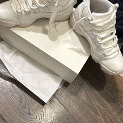 Jordan 11s Pearl 
