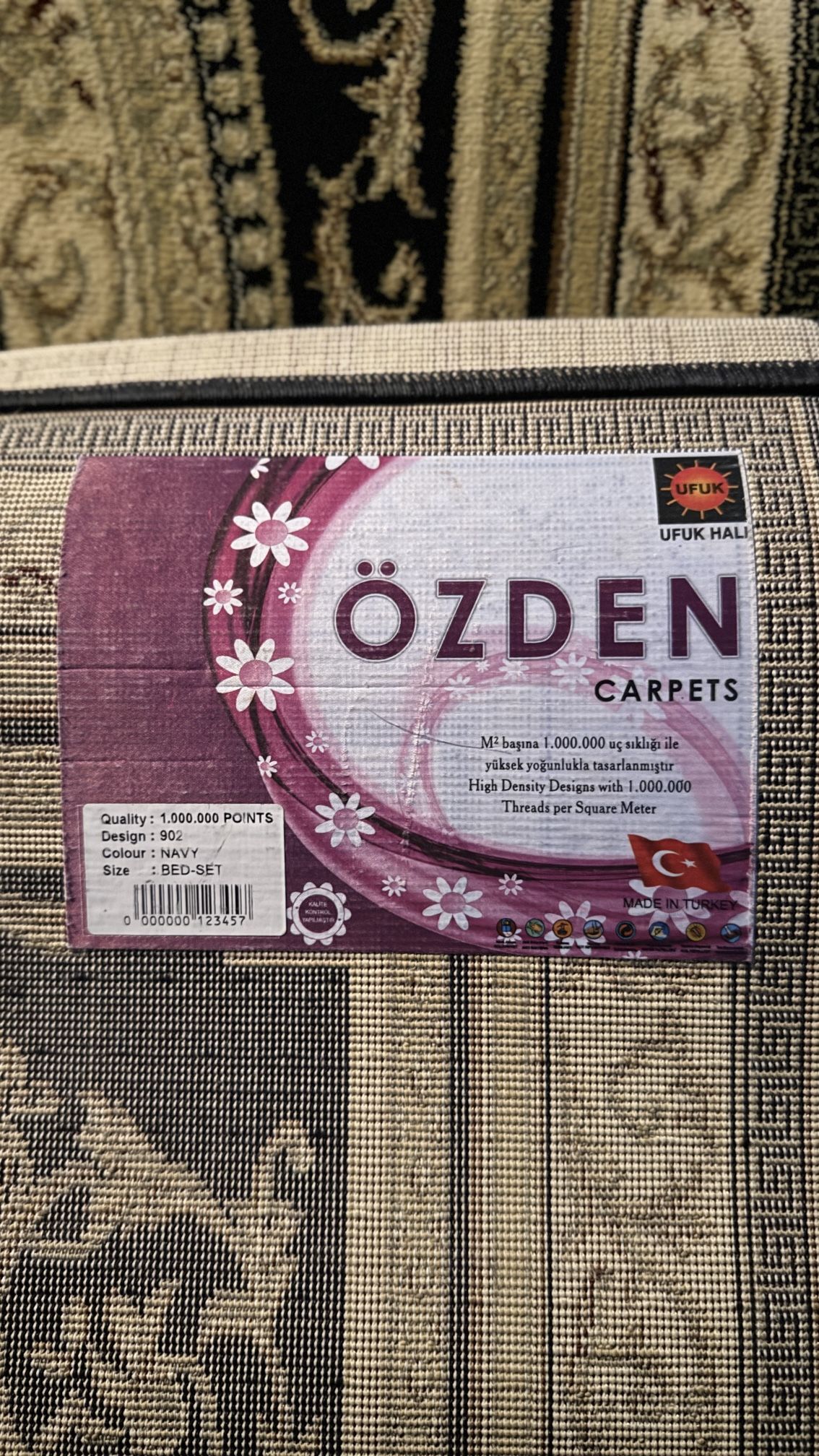 ✨ Elegant Turkish Rug – Özden Carpets ✨ Add instant style and comfort to your home with this gorgeous high-density Turkish area rug.