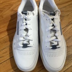 New- Reebok Shoes Size 11