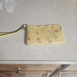 Coach Womens Wristlet Used Great Condition