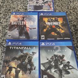 PS4 , 2 Controllers And 5 Video Games 