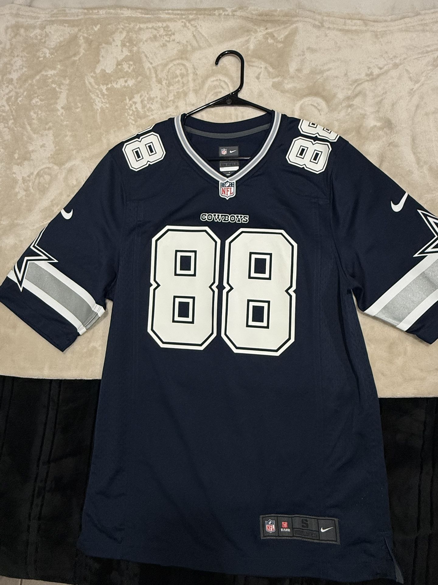 Ceedee Lamb Cowboys Jersey (Size Small In Men’s)