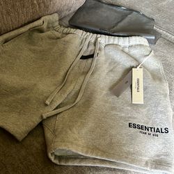 Dark Oat Essential shorts