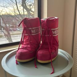 Moon Boots
